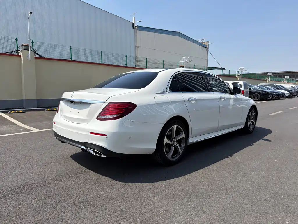 Mercedes-Benz E-Class 2019 — фото 14