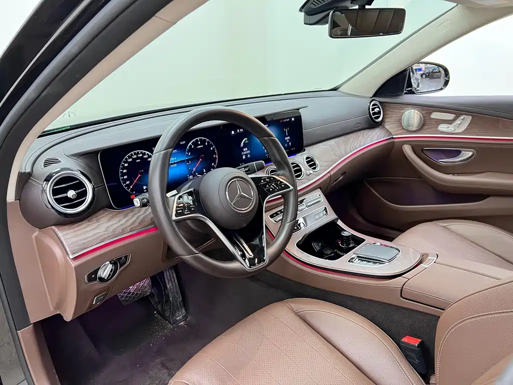 Mercedes-Benz E-Class 2023 — фото 16