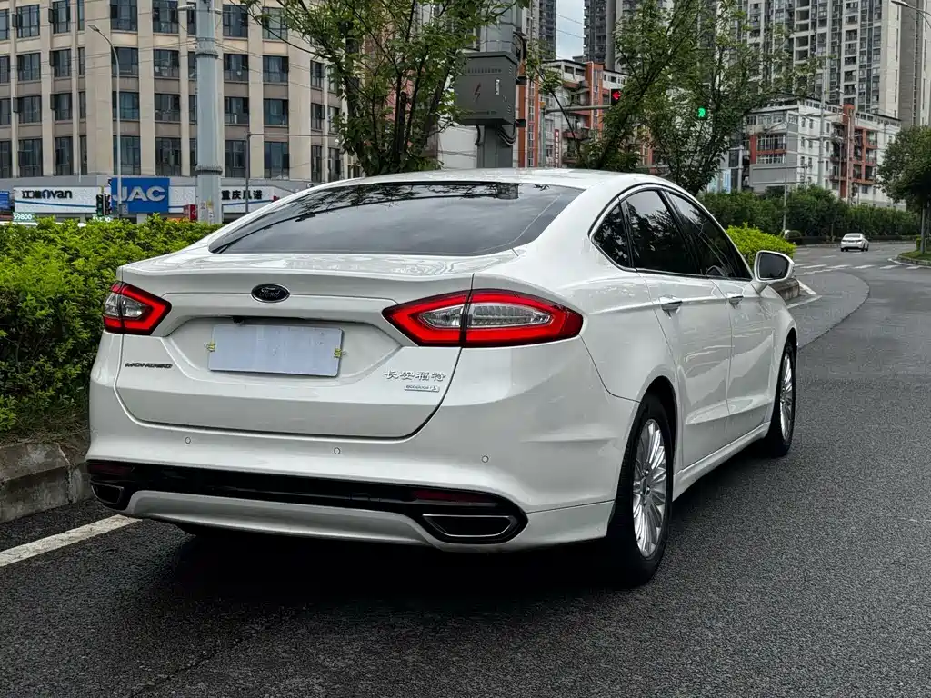 Ford Mondeo 2014 — фото 26