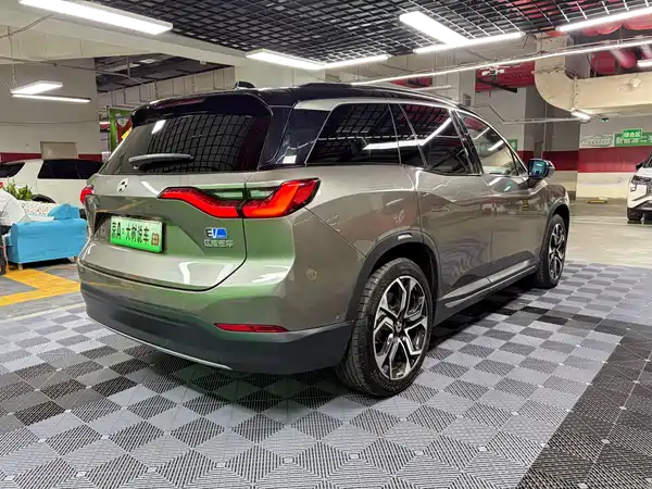 NIO ES8 2018