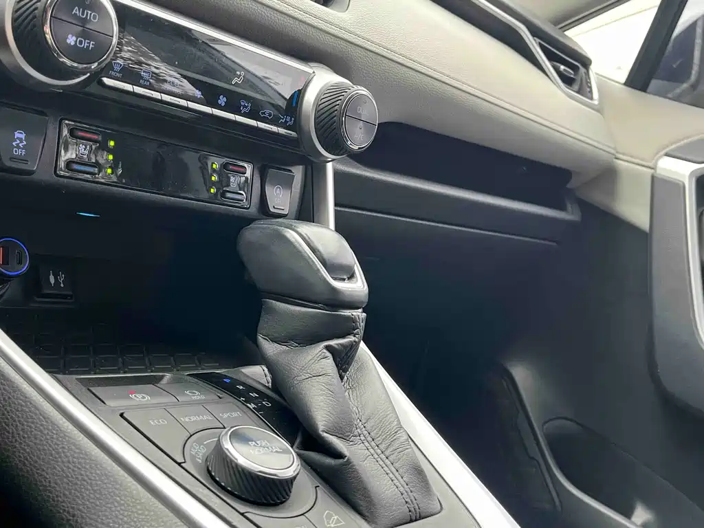 Toyota Wildlander 2020 — фото 15