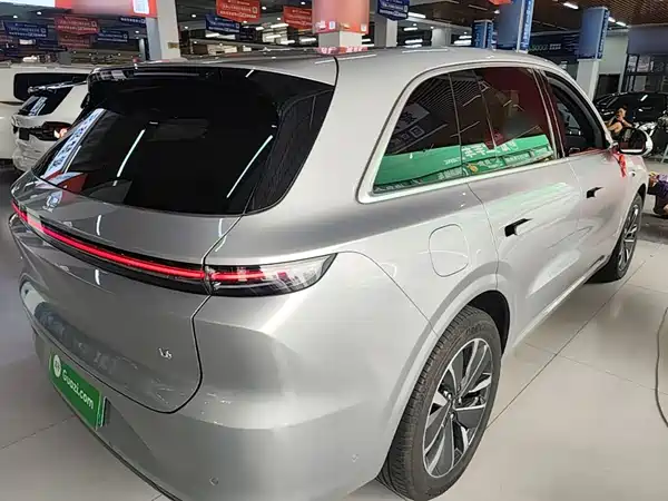 Li Auto L6 2026