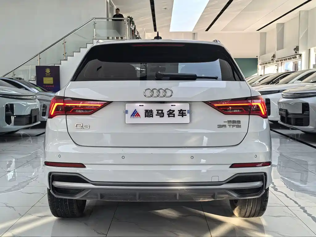 Audi Q3 2021 — фото 14