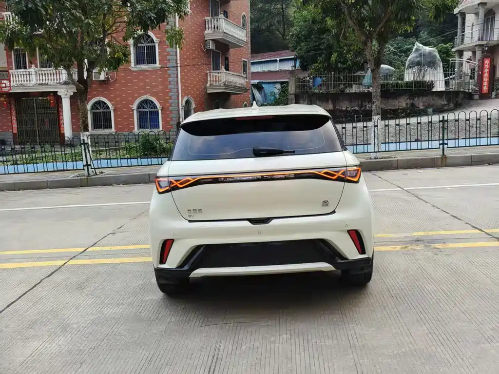BYD Dolphin 2023 — фото 10