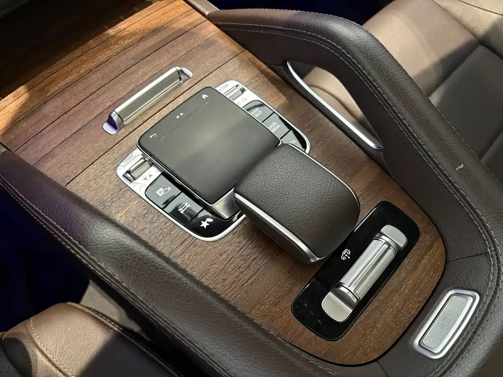 Mercedes-Benz GLE 2020 — фото 19