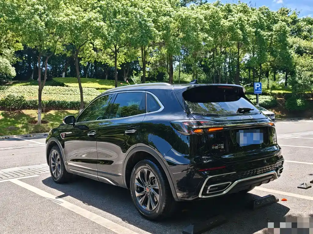 Hongqi HS5 2025