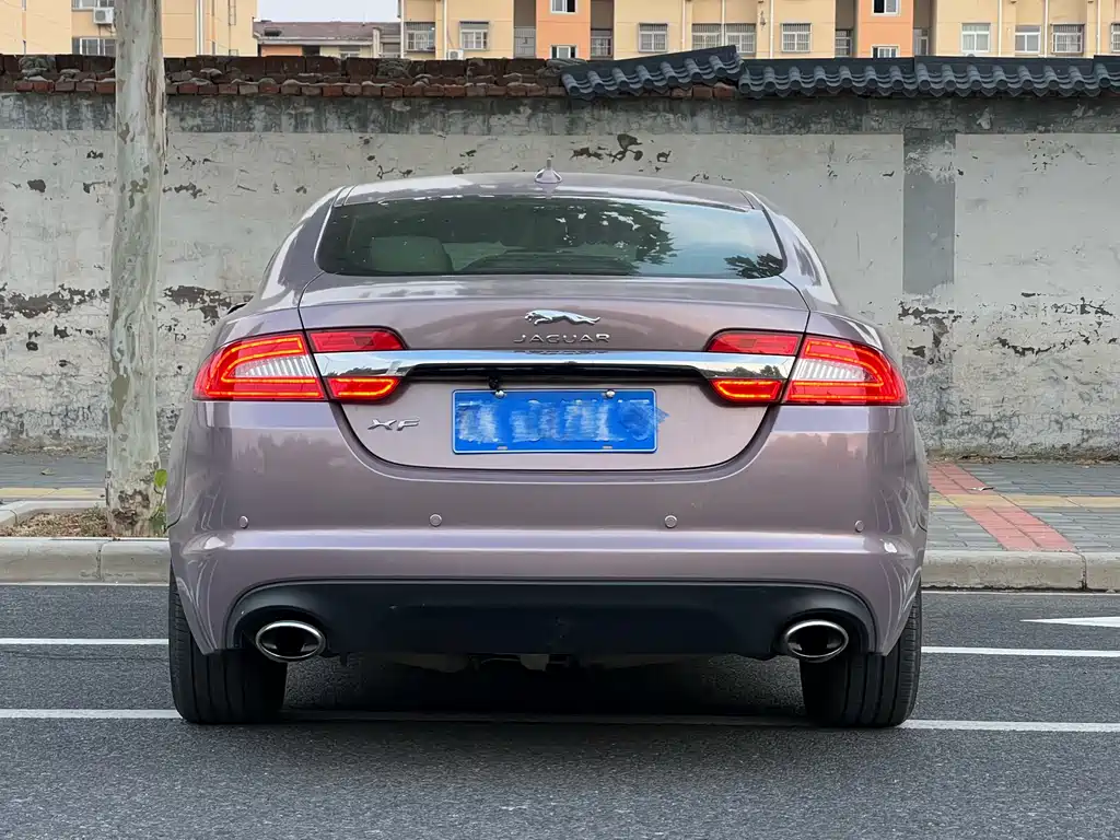Jaguar XF 2014 — фото 12