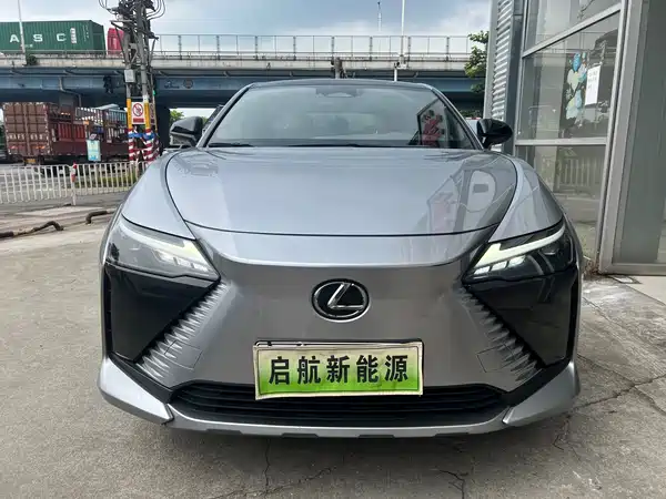 Lexus RZ 2023