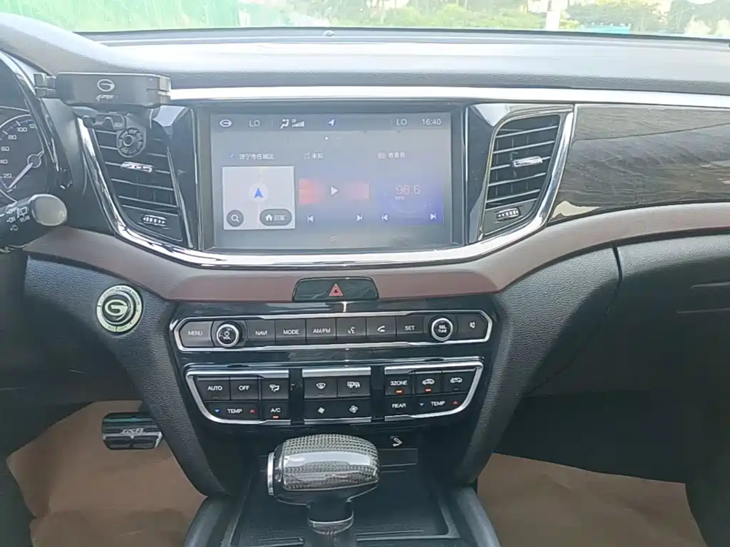 GAC Trumpchi GS8 2018 — фото 13
