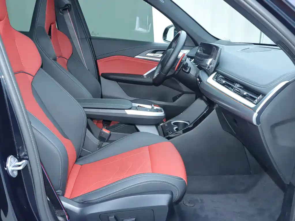 BMW X1 M35Li 2025 — фото 15