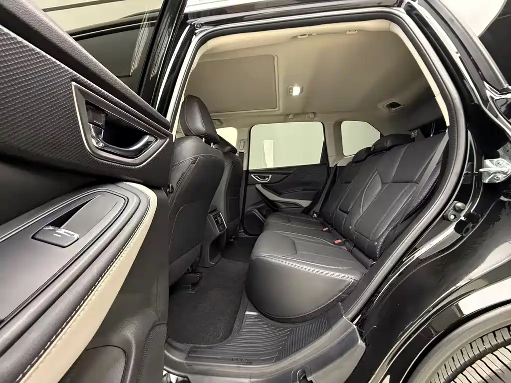 Subaru Forester 2023 — фото 23