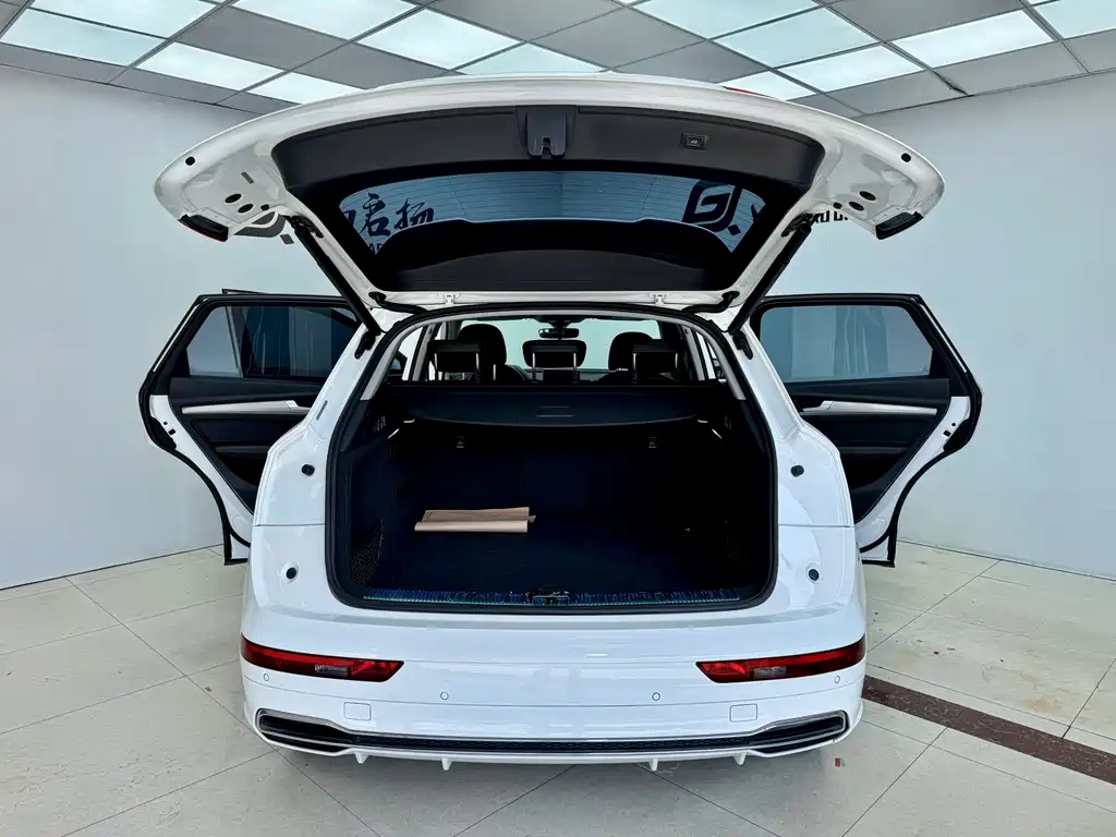 Audi Q5L 2019 — фото 26