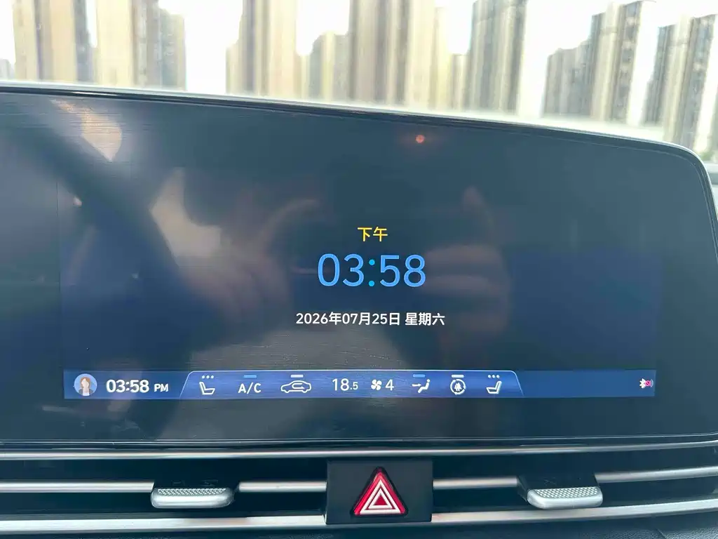 Hyundai Elantra 2022 — фото 17