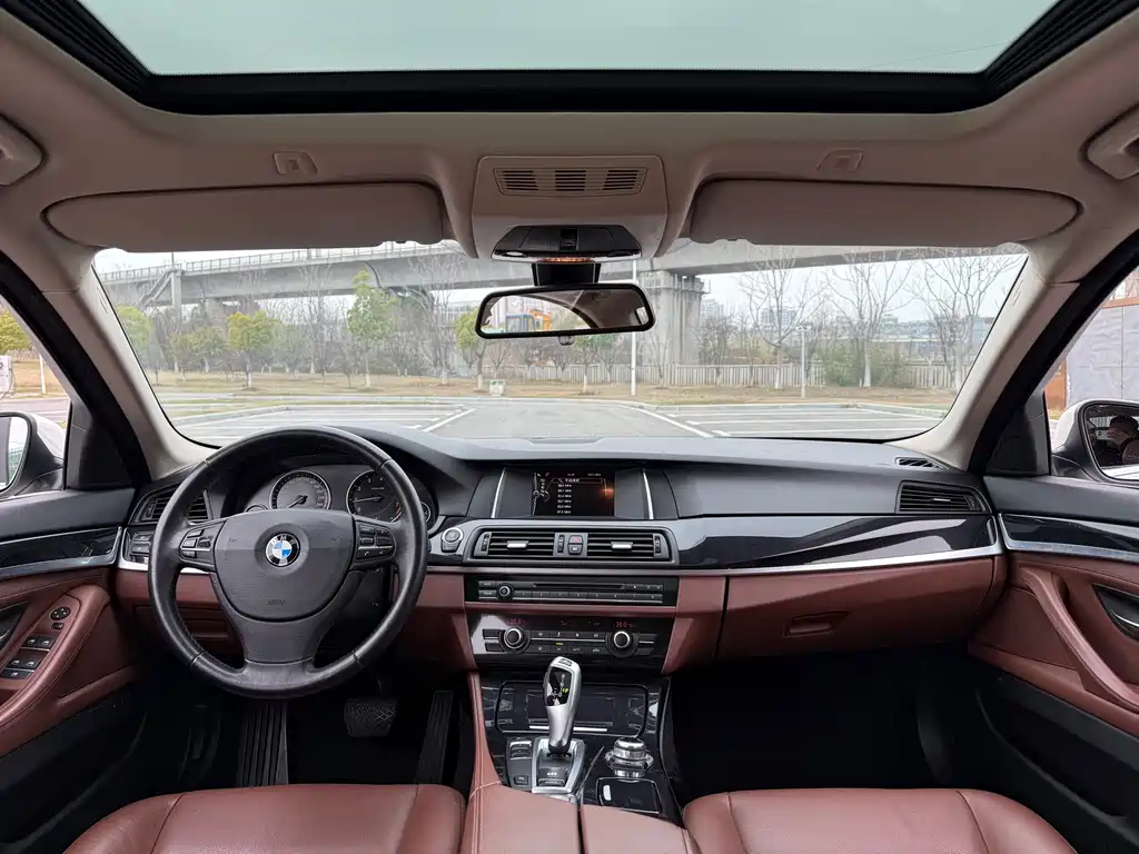 BMW 5 Series 2014 — фото 9