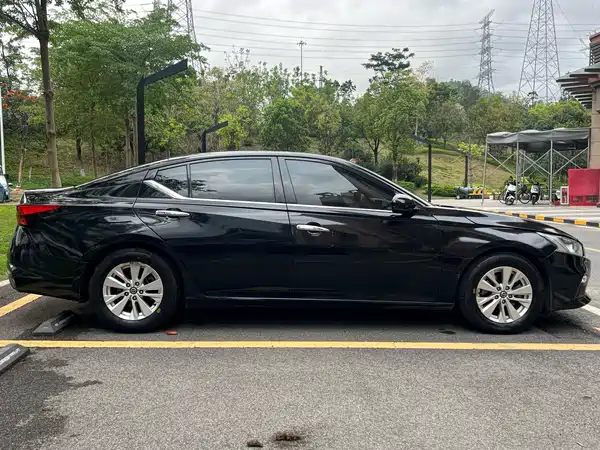 Nissan Teana 2022