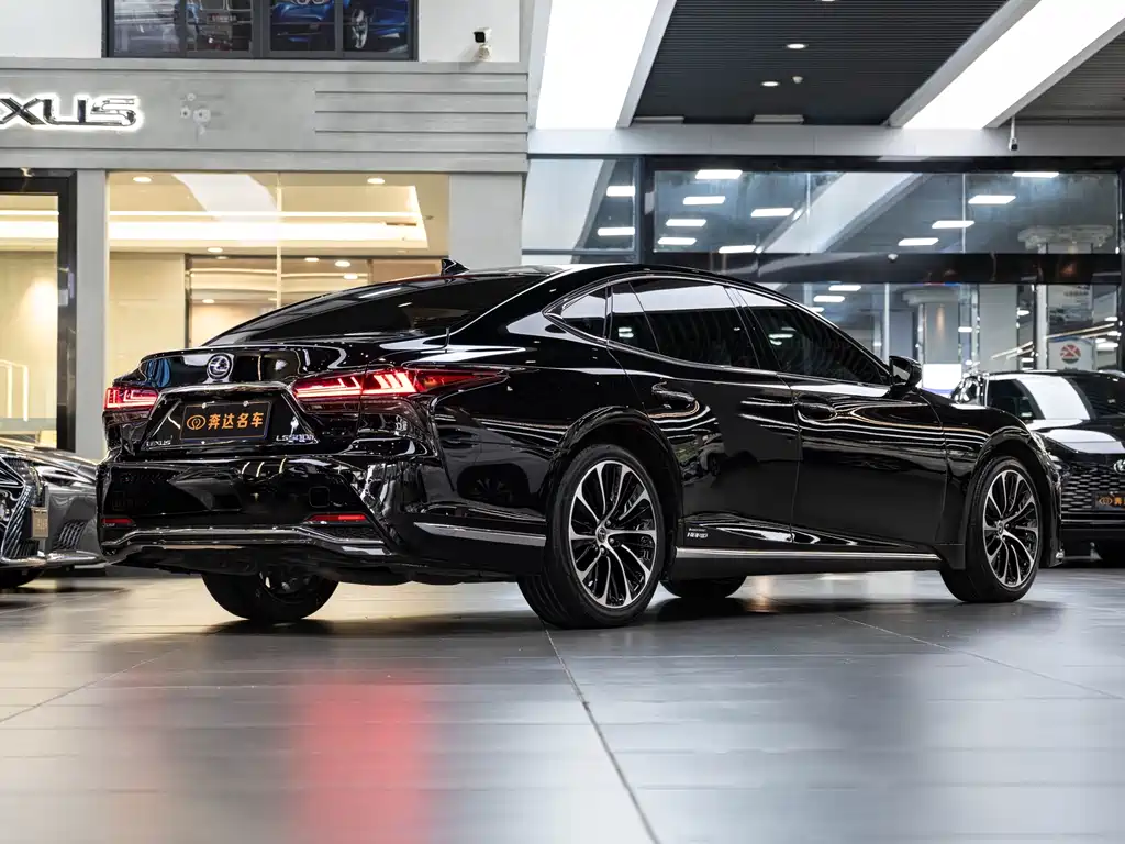 Lexus LS 2022