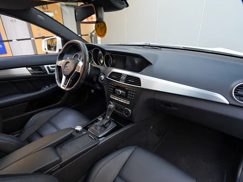 Mercedes-Benz C-Class AMG 2012 — фото 8