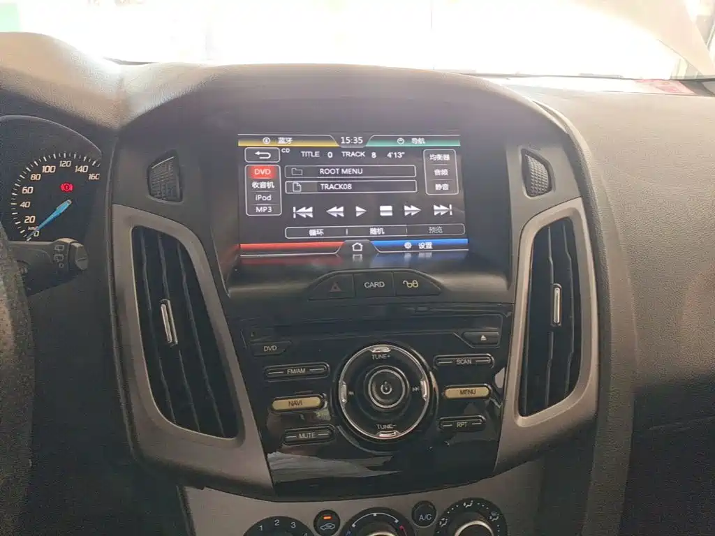 Ford Focus 2015 — фото 13