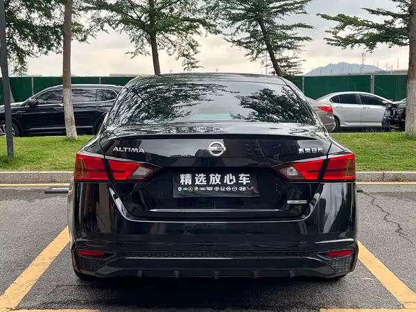 Nissan Teana 2022