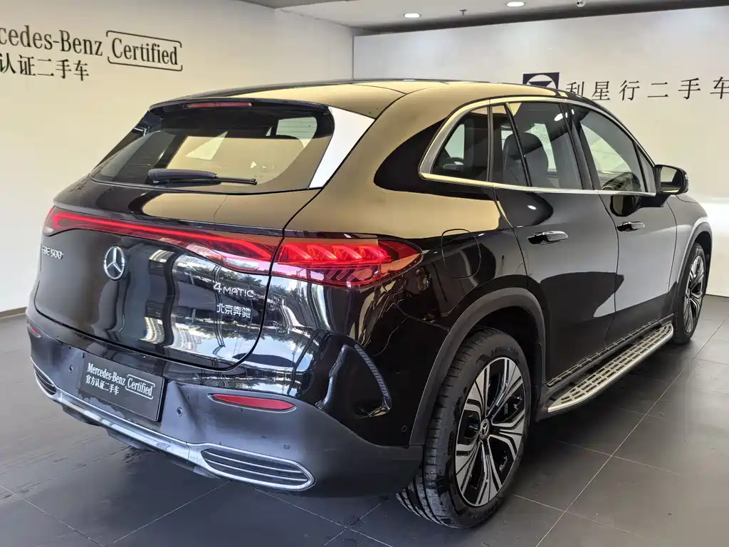 Mercedes-Benz EQE SUV 2025
