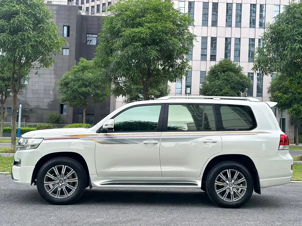 Toyota Land Cruiser 2019 — фото 4