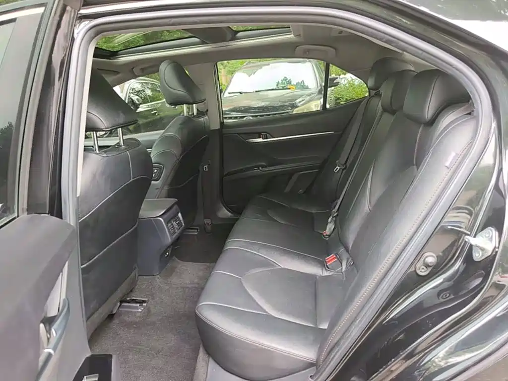 Toyota Camry 2021 — фото 17