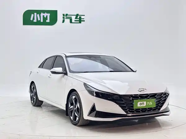 Hyundai Elantra 2022