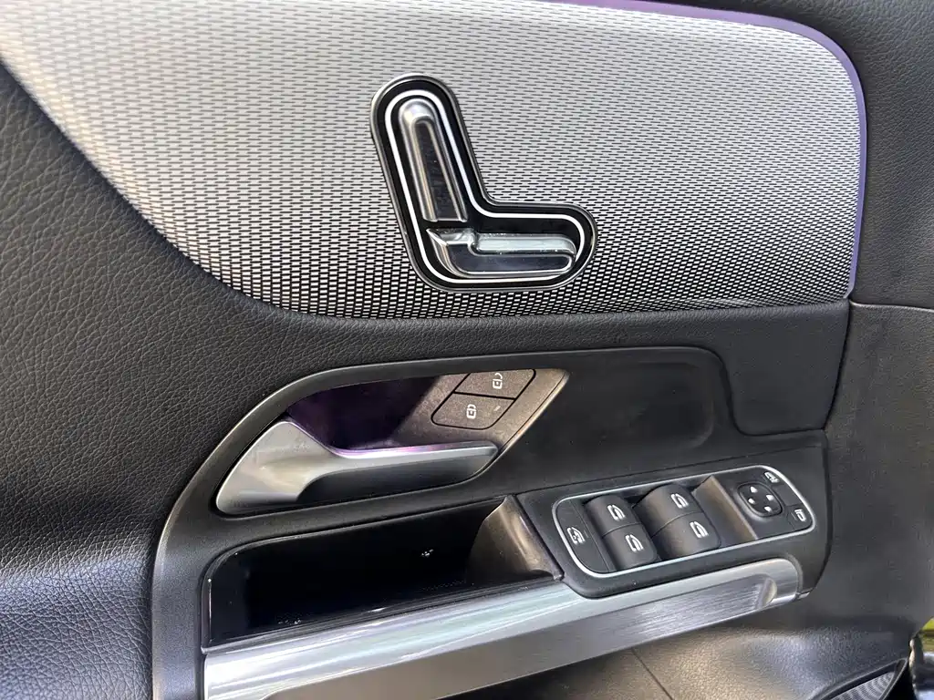 Mercedes-Benz GLB 2022 — фото 13