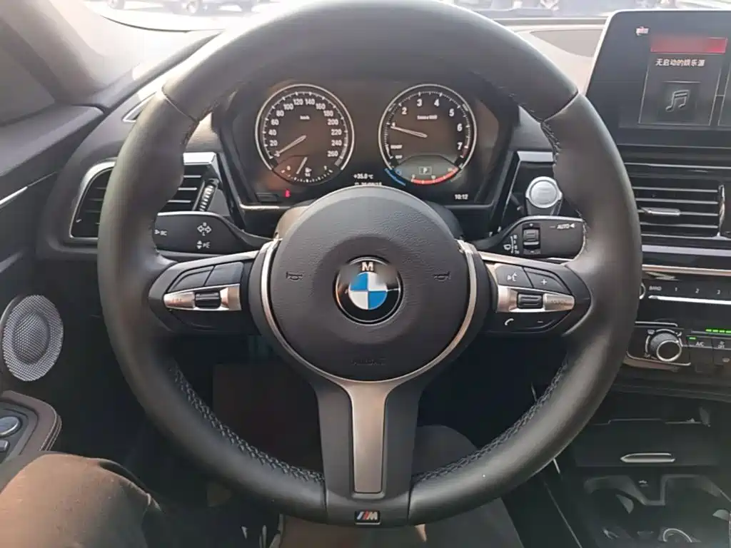BMW 1 Series 2023 — фото 11