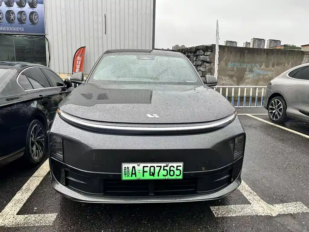 Li Auto Li L6 2025