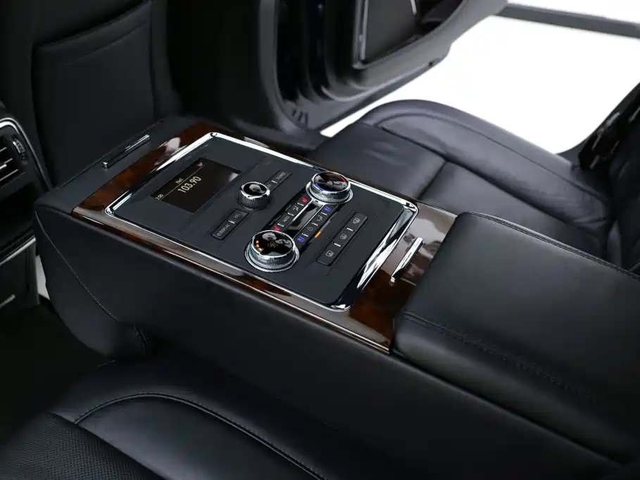Lincoln Continental 2021 — фото 18