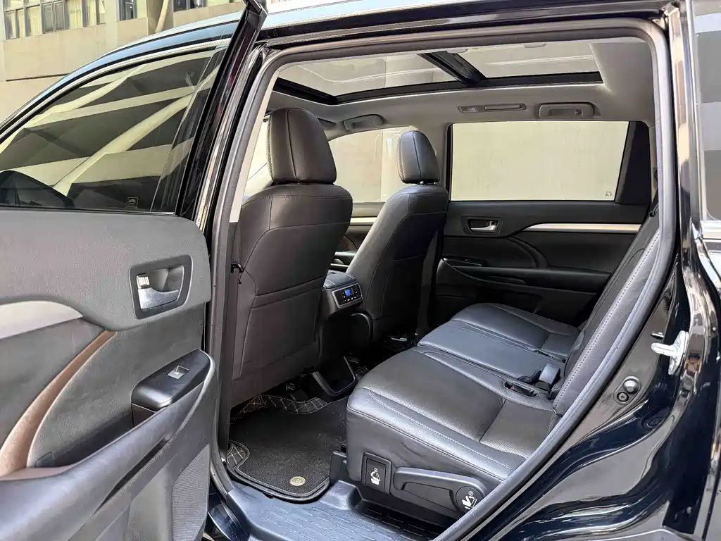 Toyota Highlander 2018 — фото 9