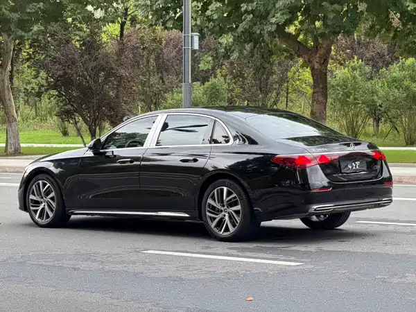 Mercedes-Benz E-Class 2024