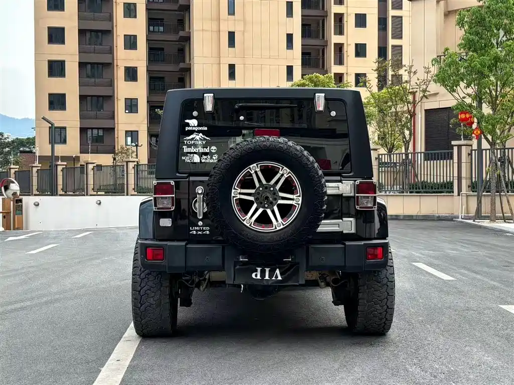 Jeep Wrangler 2014 — фото 7