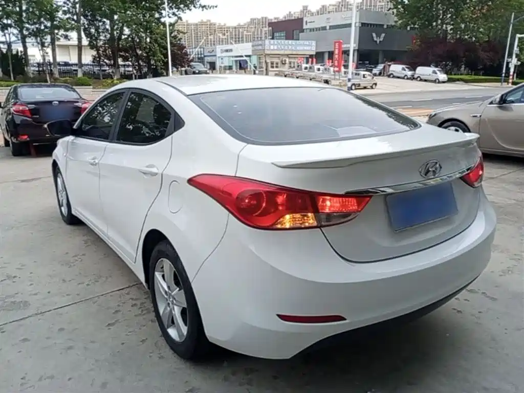 Hyundai Elantra Langdong 2014 — фото 5