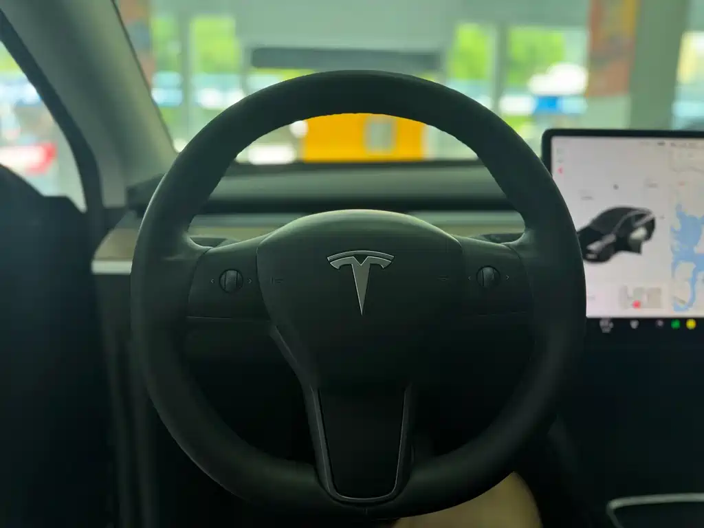 Tesla Model Y 2022 — фото 12