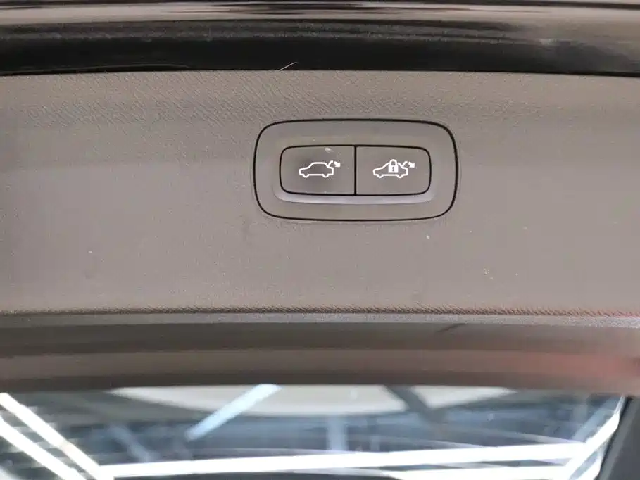 Volvo XC90 2019 — фото 20