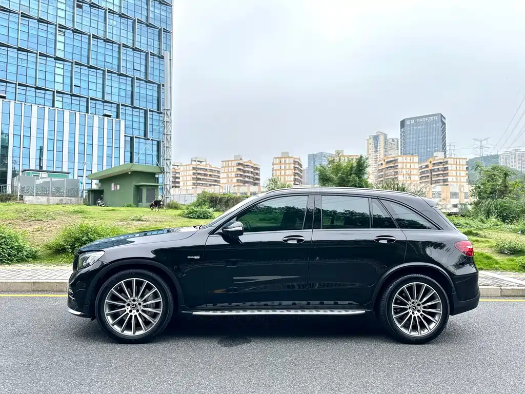 Mercedes-Benz GLC AMG 2017 — фото 19