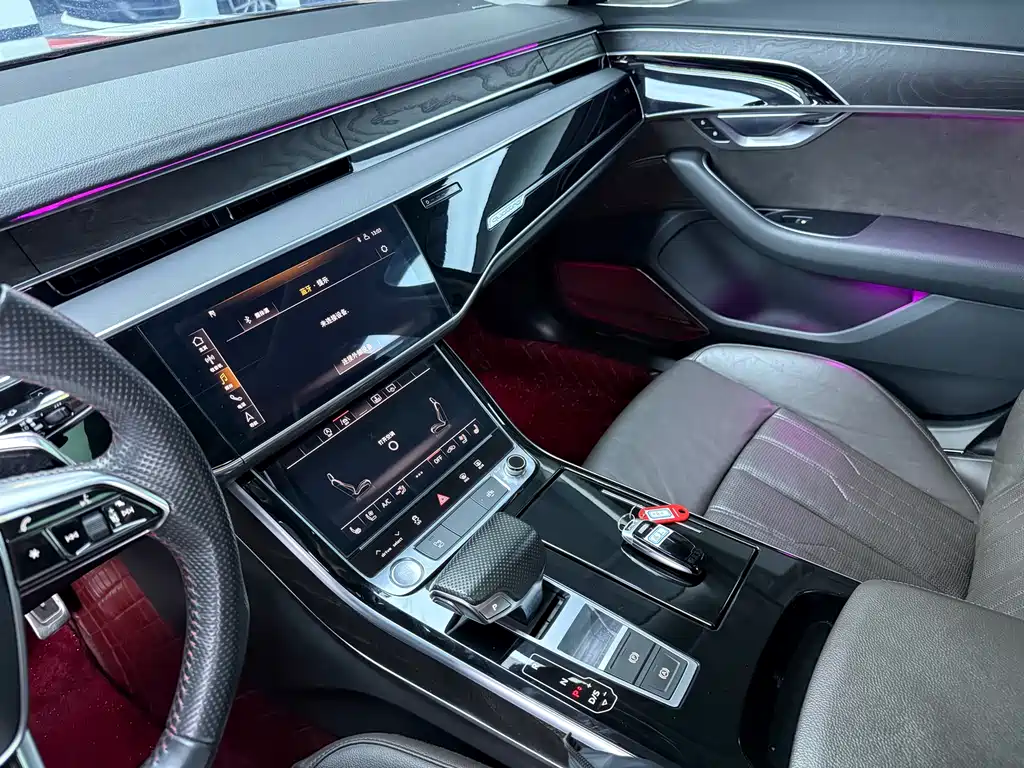 Audi A8 2020 — фото 15