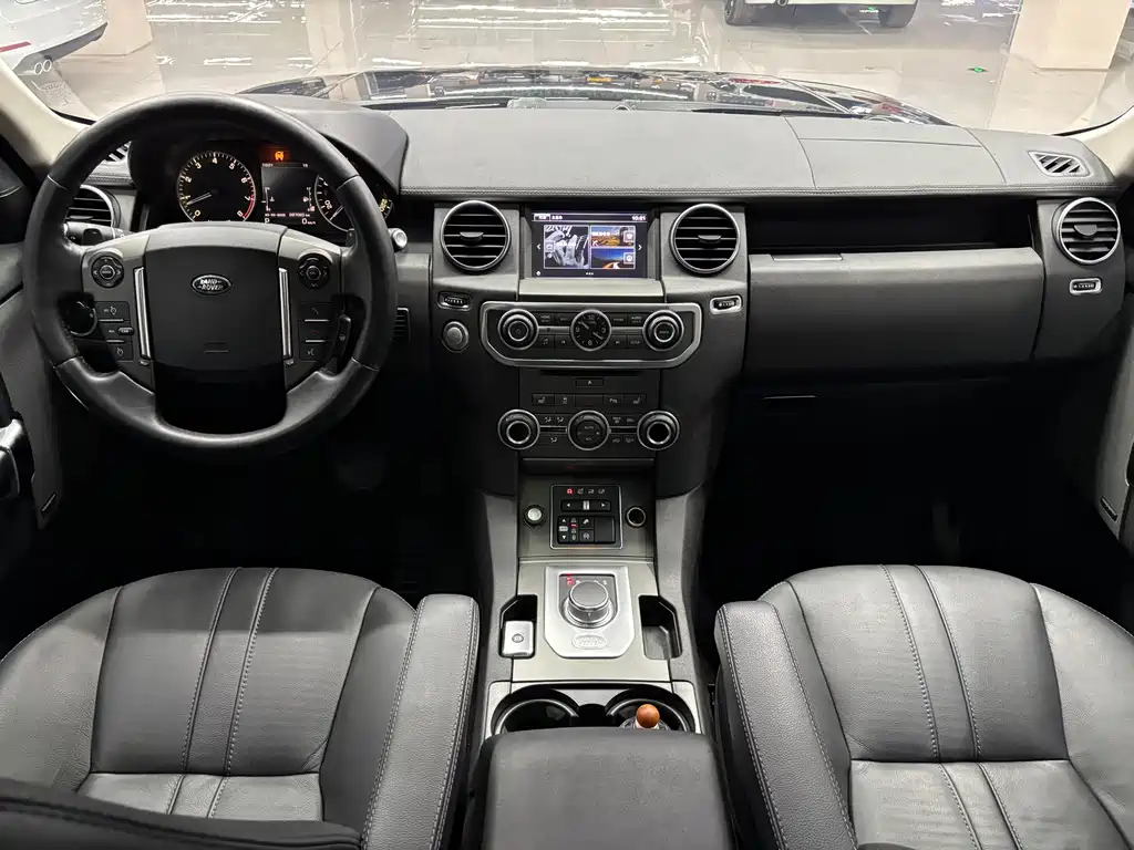 Land Rover Discovery 2016 — фото 15