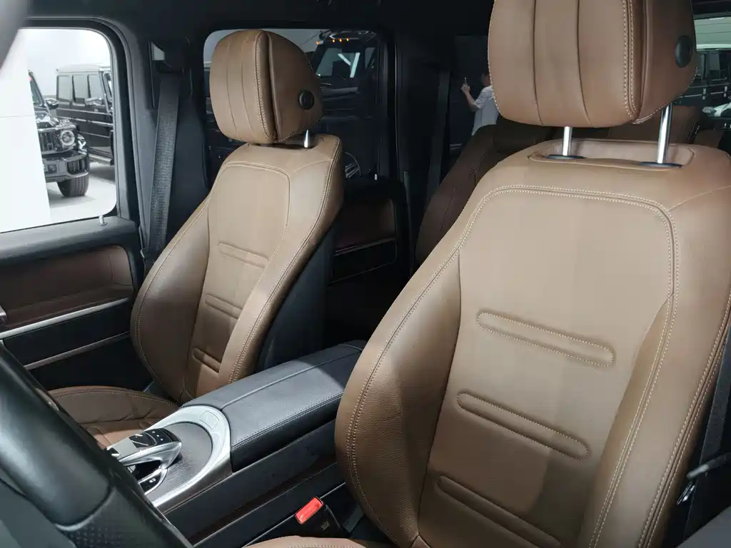 Mercedes-Benz G-Class 2023 — фото 14