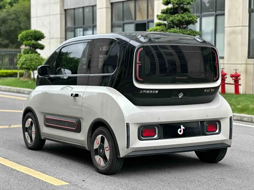 Baojun KiWi EV 2022 — фото 3