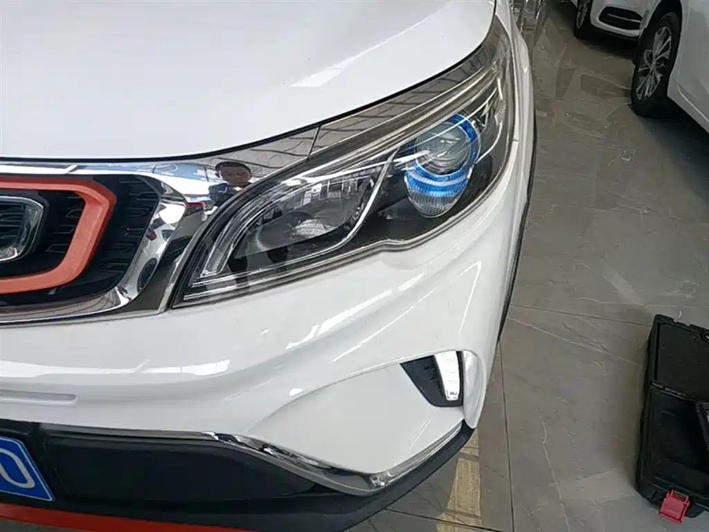 Geely Vision X3 2018 — фото 24
