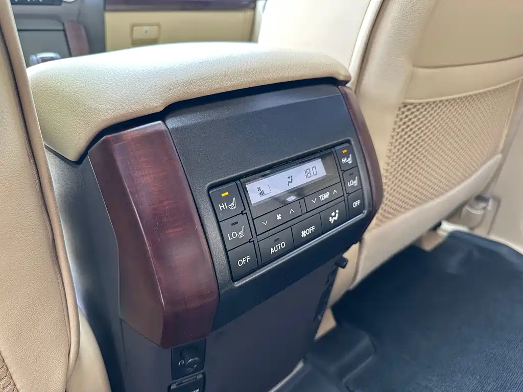 Toyota Prado 2015 — фото 23