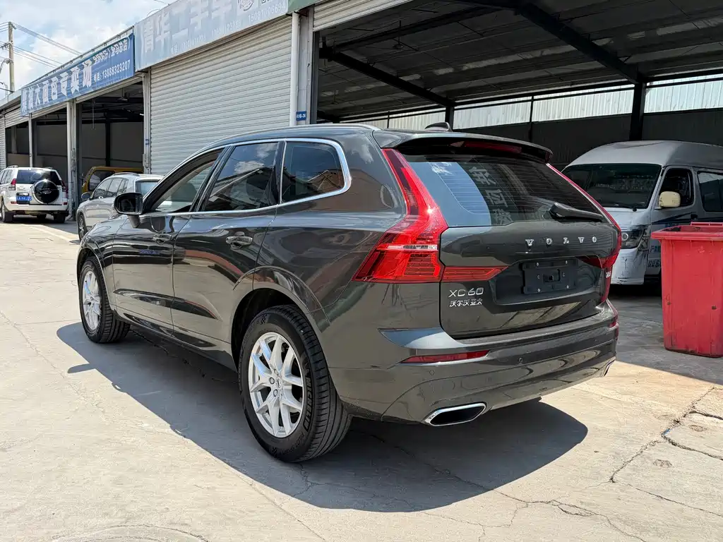 Volvo XC60 2019 — фото 13