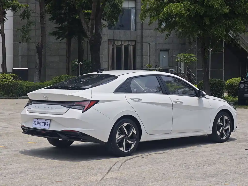 Hyundai Elantra 2022 — фото 5