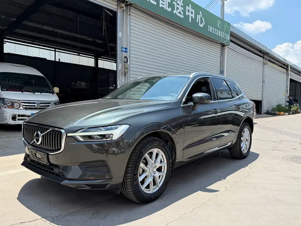 Volvo XC60 2019 — фото 1