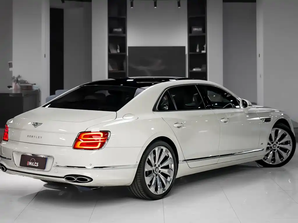 Bentley Flying Spur 2022 — фото 6