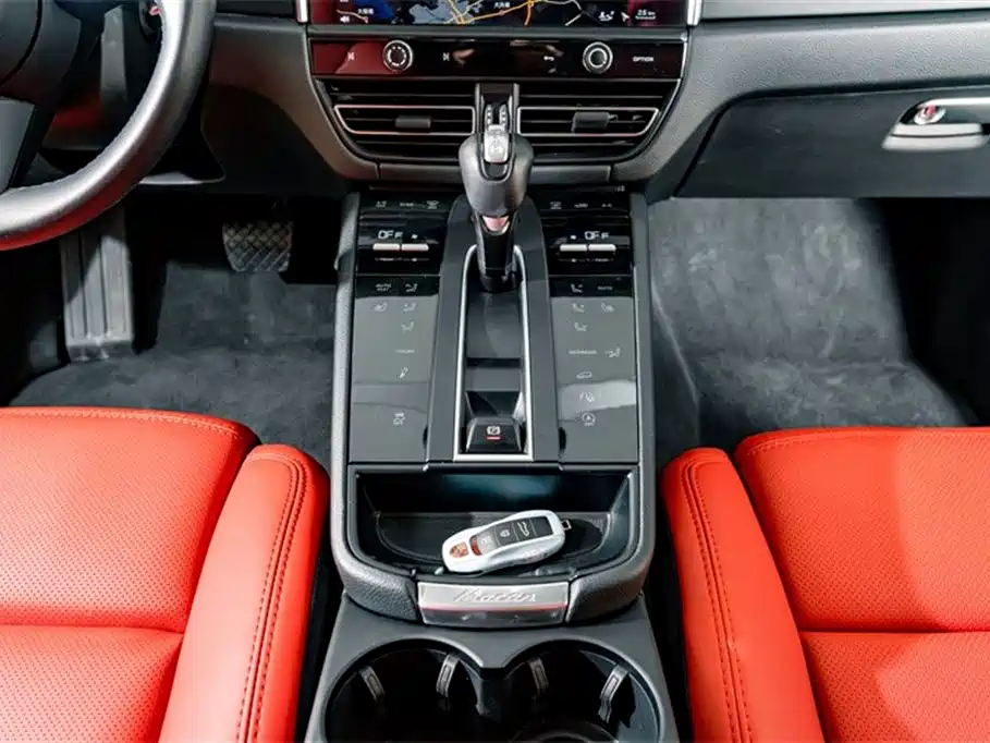 Porsche Macan 2023 — фото 14