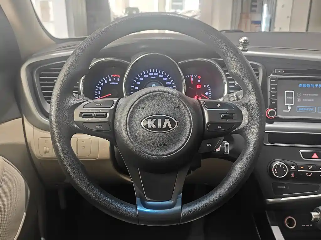 Kia K5 2016 — фото 12